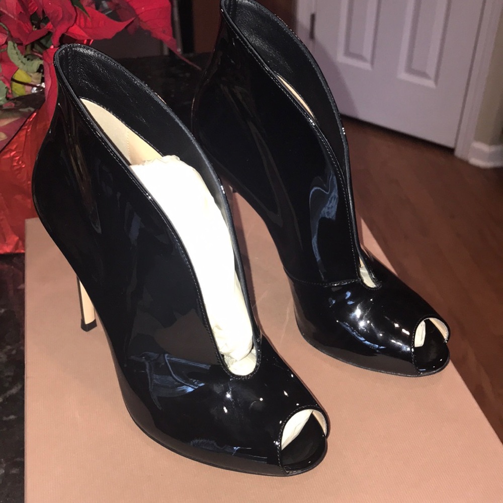 NIB Gianvito Rossi Vamp Vernice Black Bootie 37